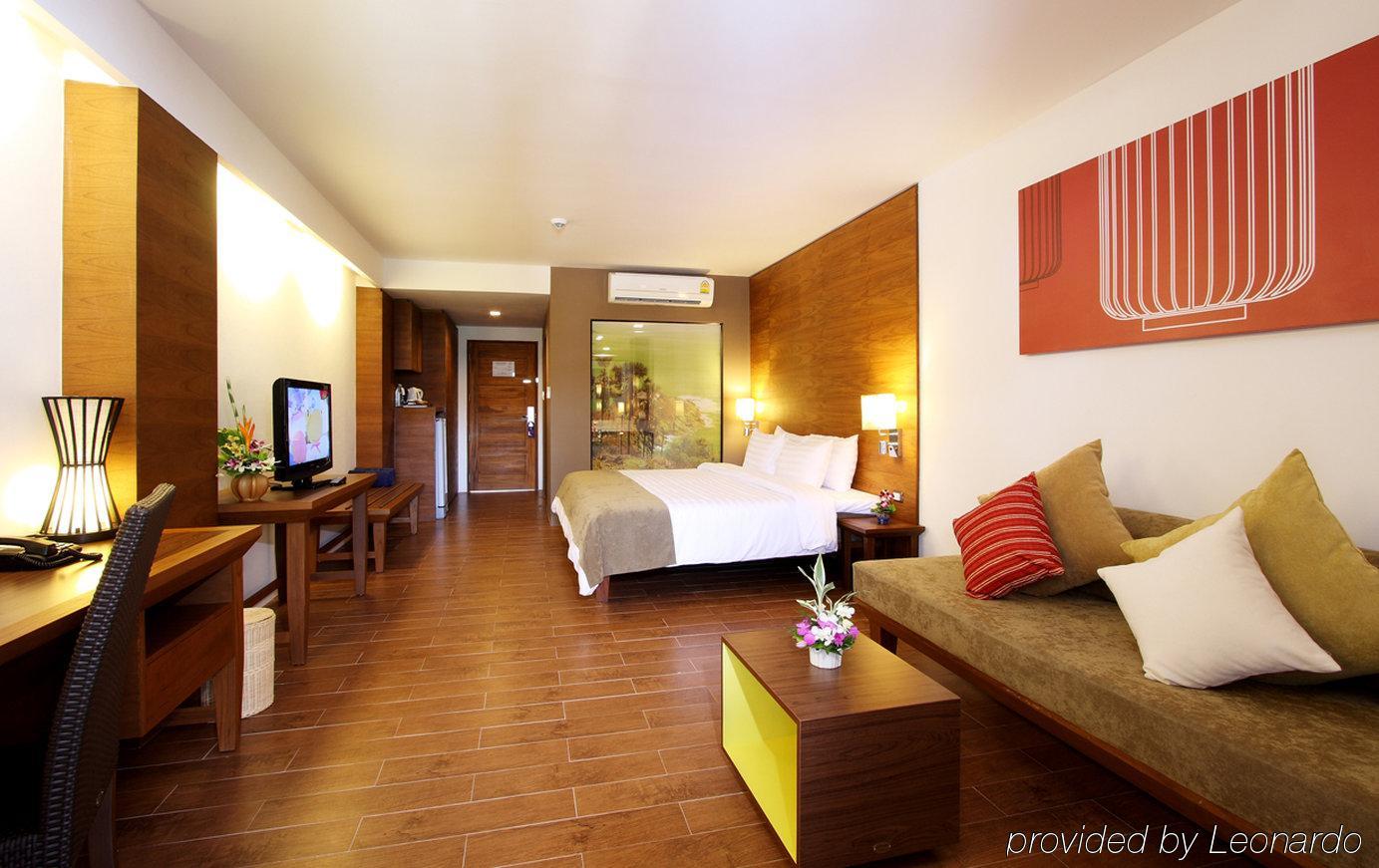 Kamala Beach Inn Phuket 외부 사진