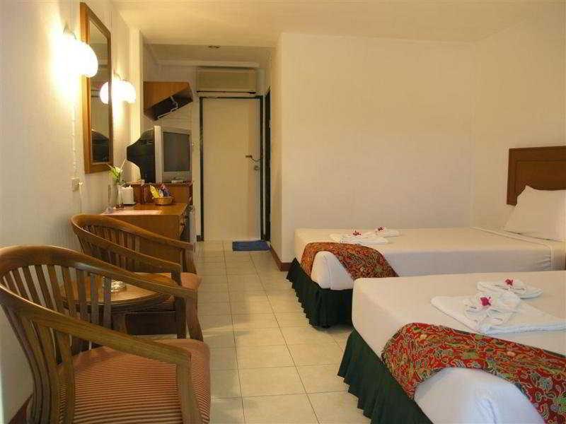 Kamala Beach Inn Phuket 외부 사진