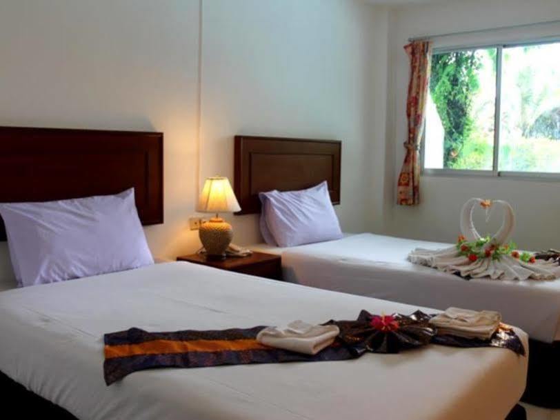 Kamala Beach Inn Phuket 외부 사진