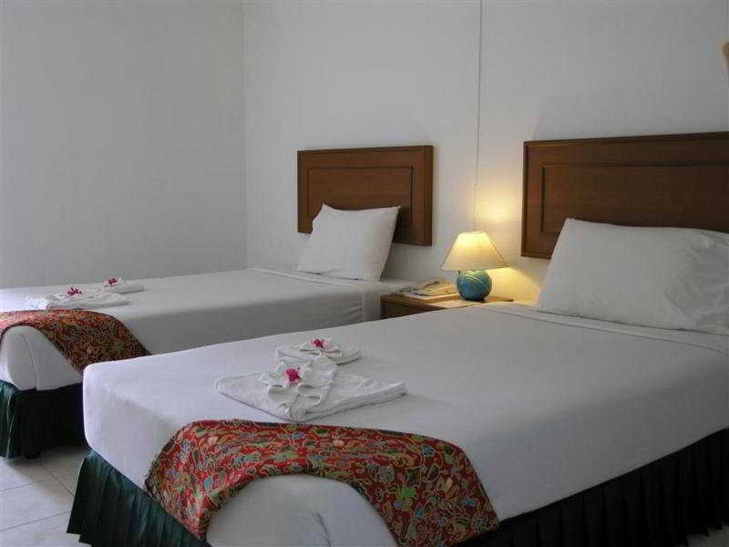 Kamala Beach Inn Phuket 외부 사진